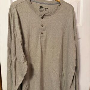 Hanes Henley shirt. Size 3XL. Worn only once.